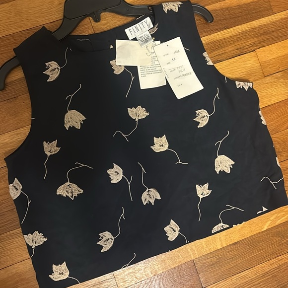 Finity Silk‎ Top - Picture 7 of 7